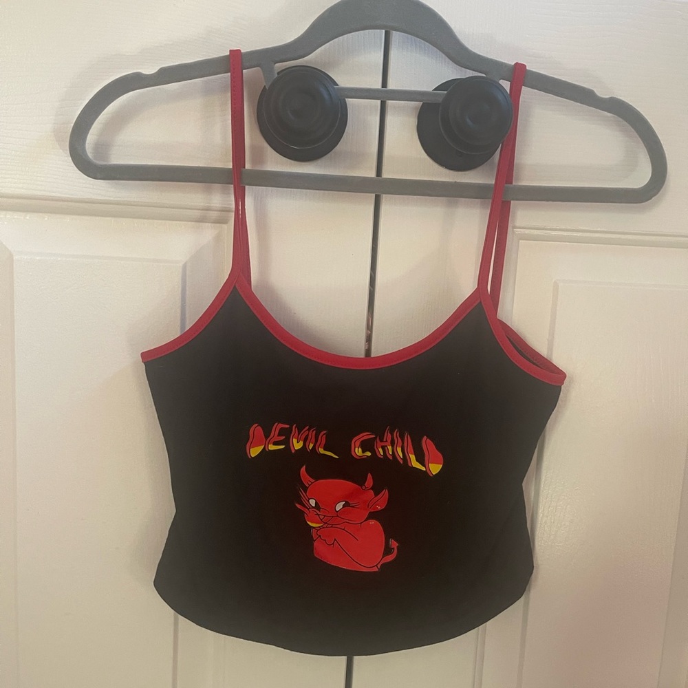 women’s crop top